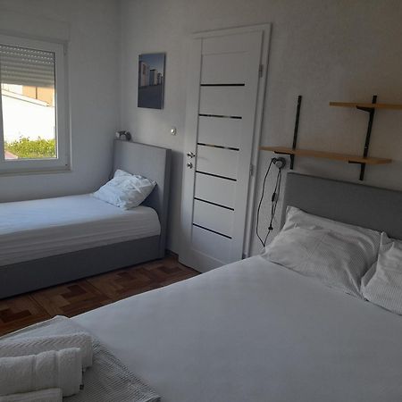 Apartments Malou Baška Voda Cameră foto