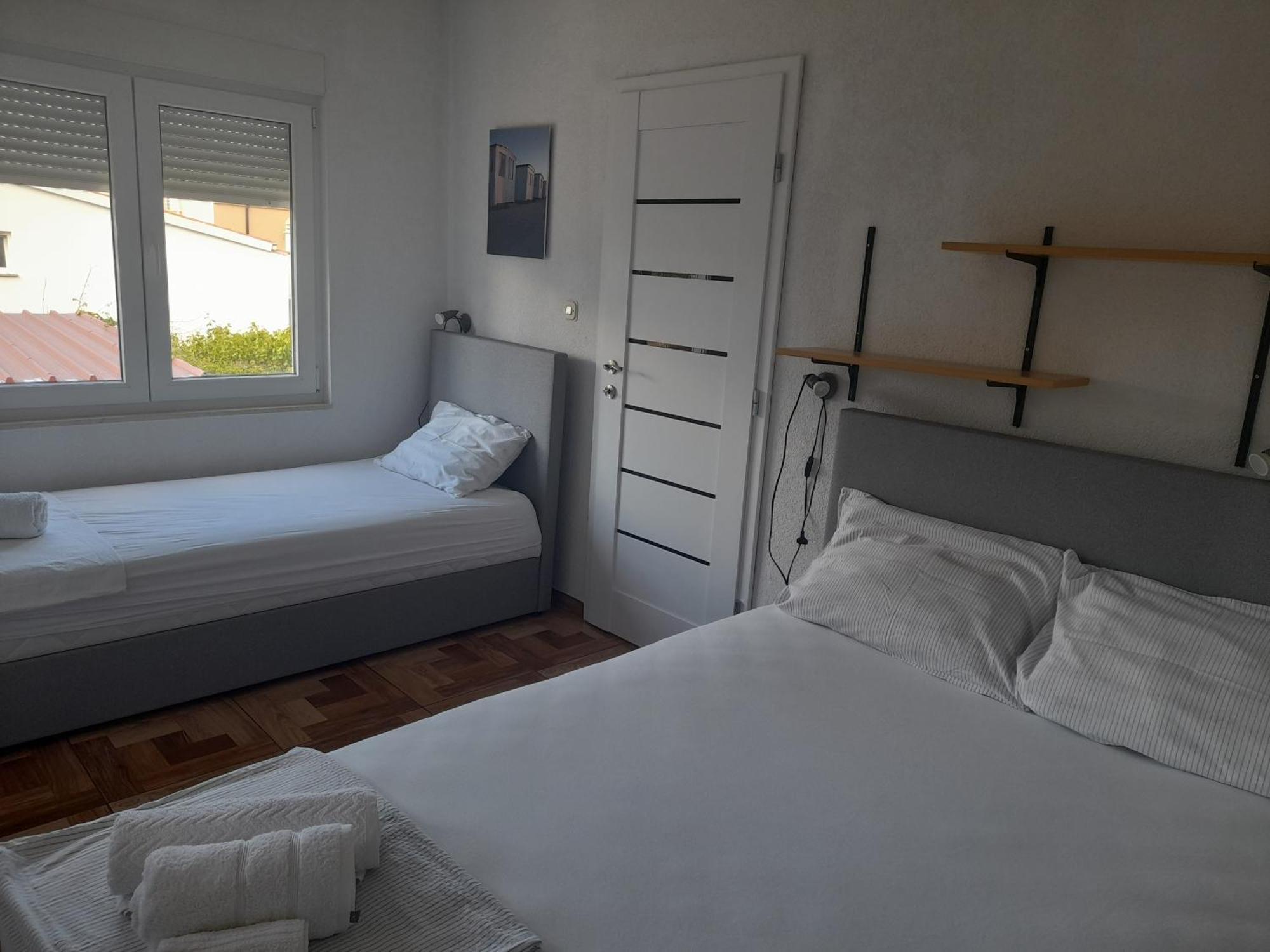 Apartments Malou Baška Voda Cameră foto