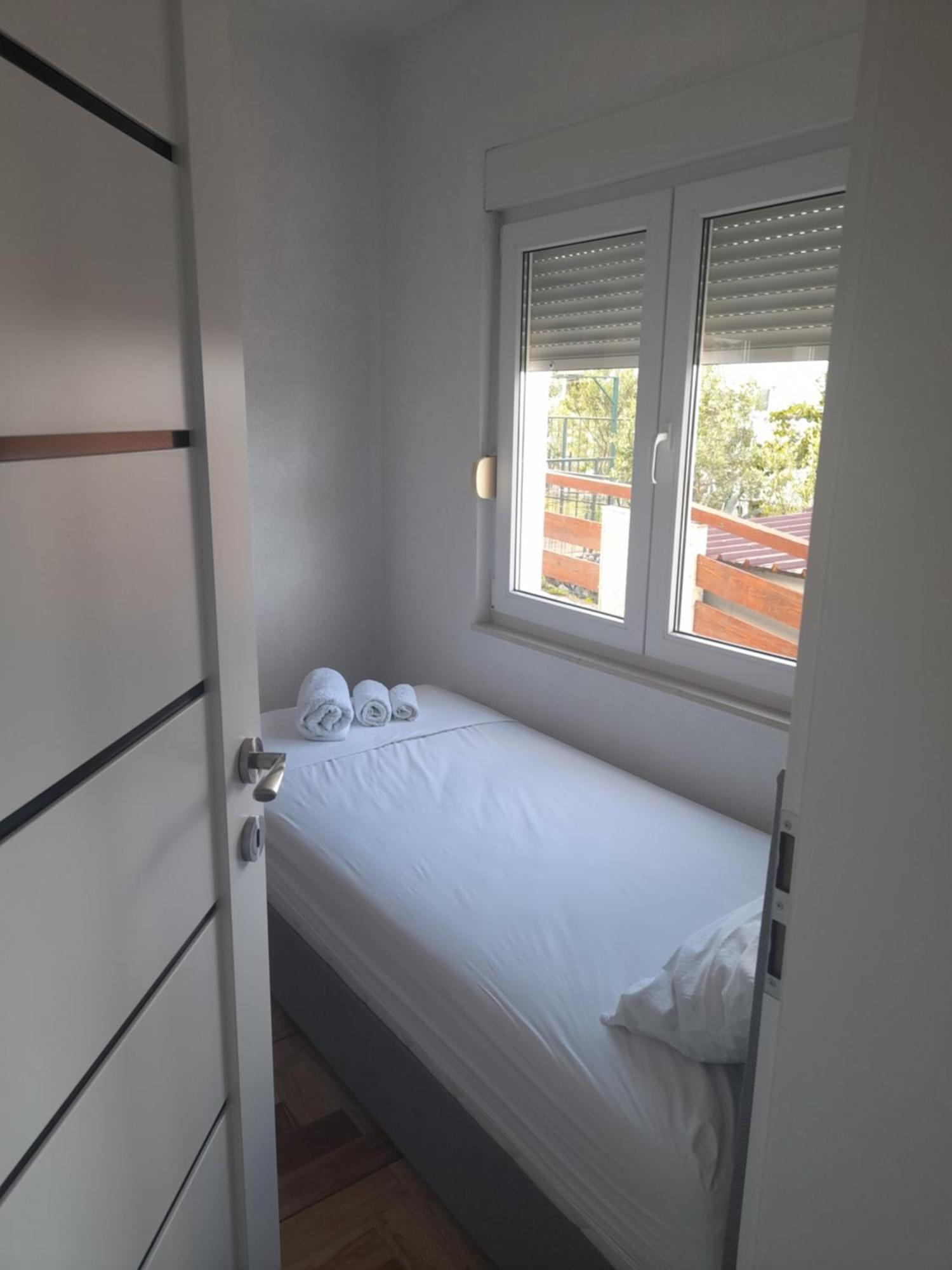 Apartments Malou Baška Voda Cameră foto
